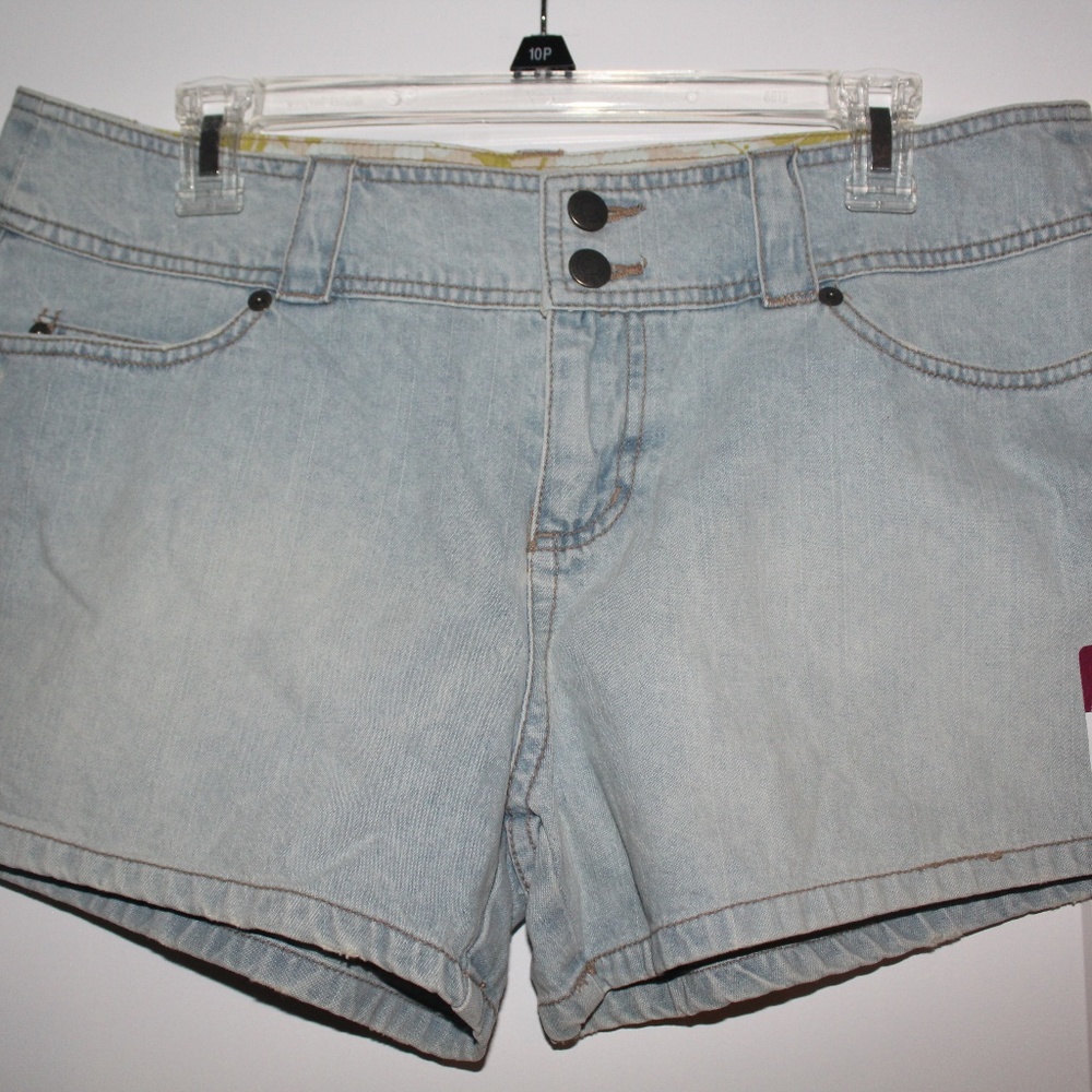 light wash denim shorts - NWT